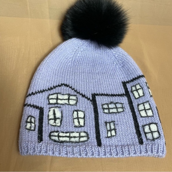 Handmade knit wool hat with houses and real fox detachable pompom main image 7